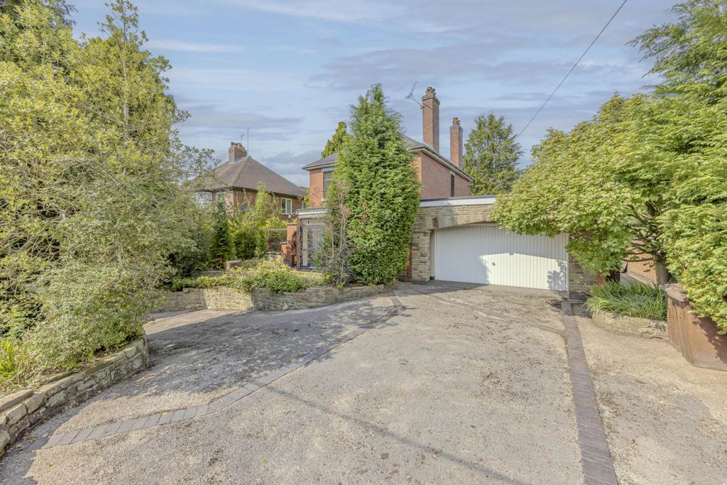 Property photo 2 of 40