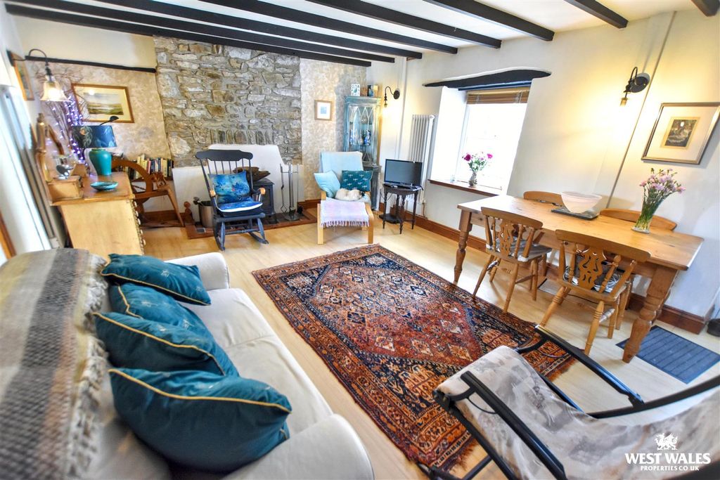 Property photo 2 of 18 8 (6).Jpg