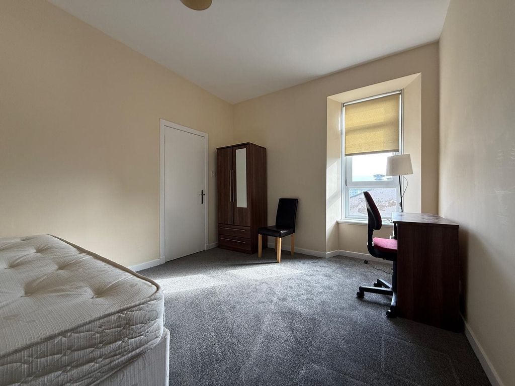 Property photo 3 of 12 Img-20251013-Wa0012