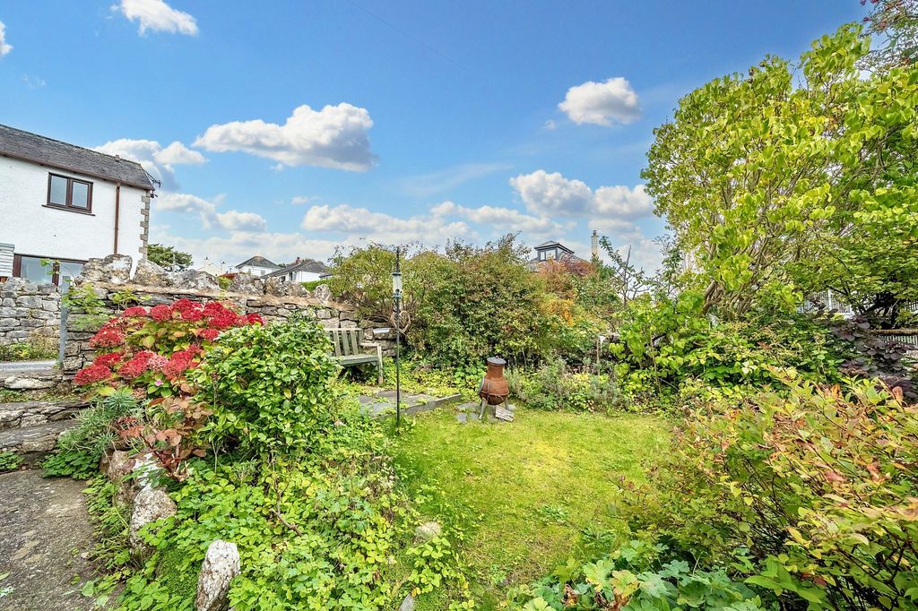 Property photo 3 of 19