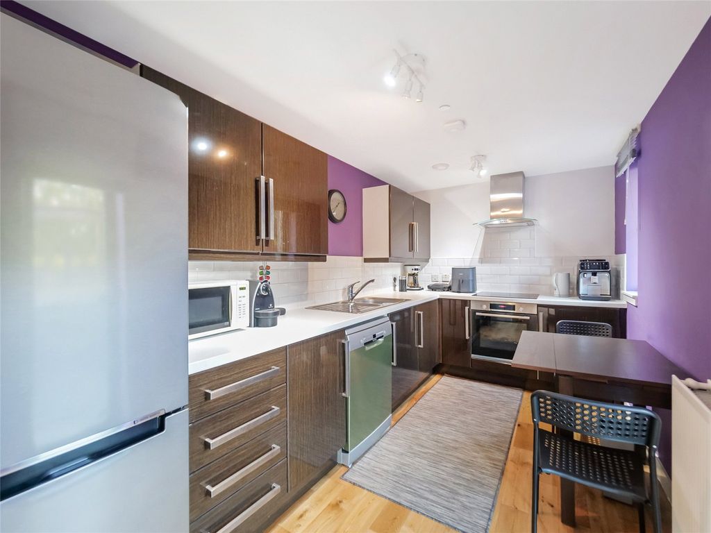 Property photo 3 of 19 Picture No. 17