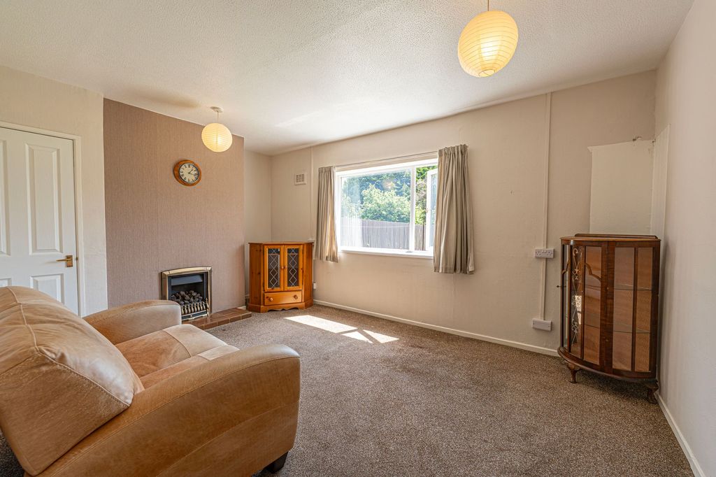 Property photo 3 of 40