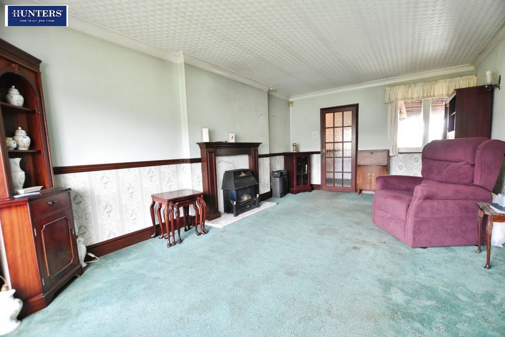 Property photo 2 of 17 Lounge