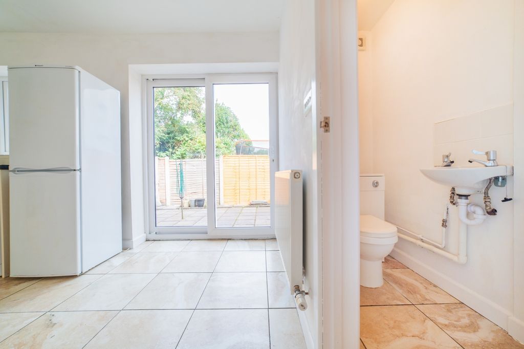 Property photo 3 of 12 Call 02920 454555 To Secure Your Viewing_5
