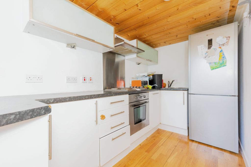 Property photo 3 of 17 Photography