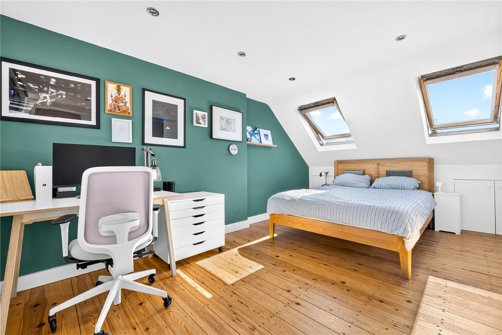 Property photo 2 of 16 Picture No. 13