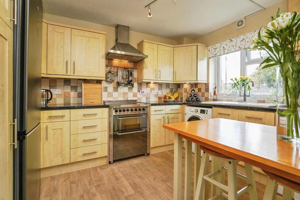 Property photo 3 of 14 Pbox-Img.Jpg