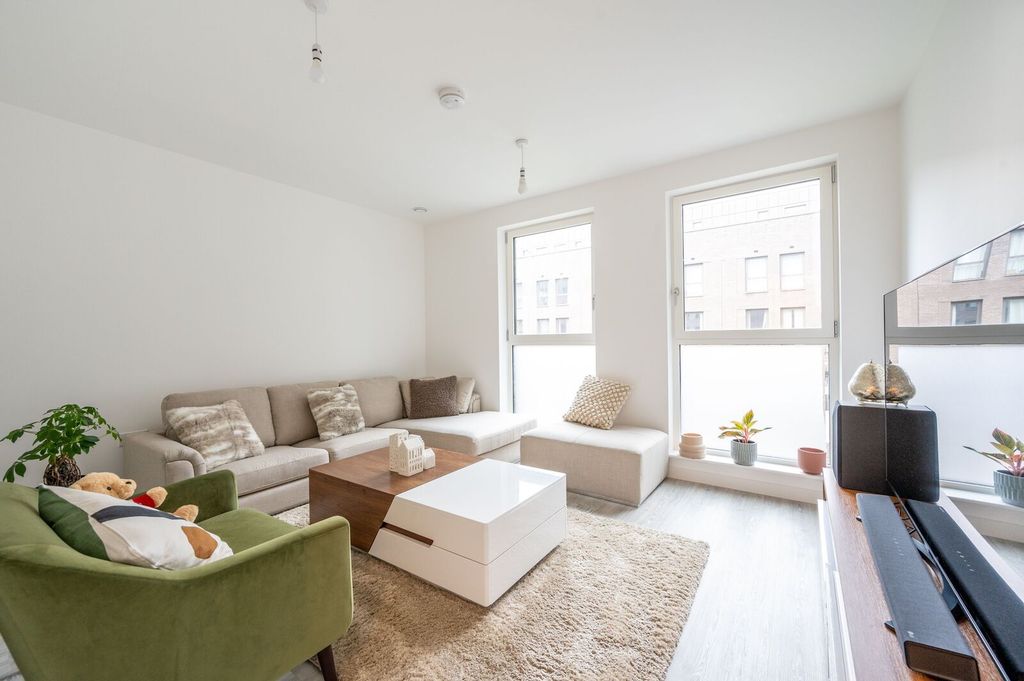 Property photo 1 of 25