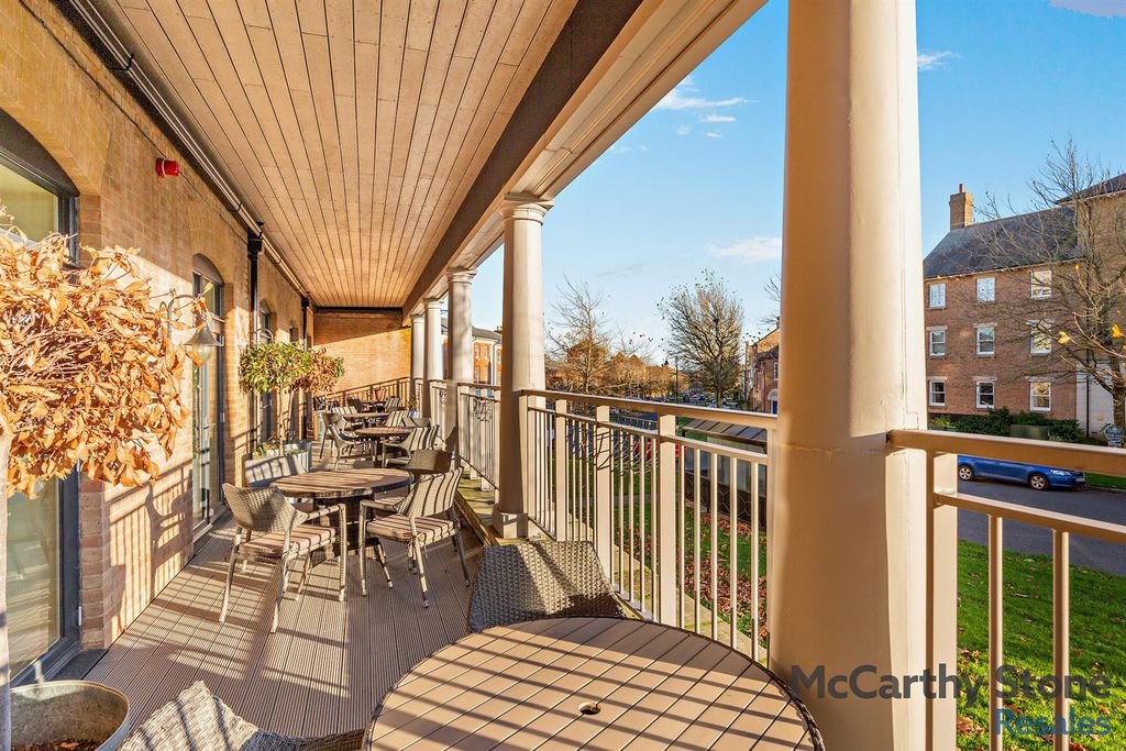 Property photo 2 of 21 Communal Balcony