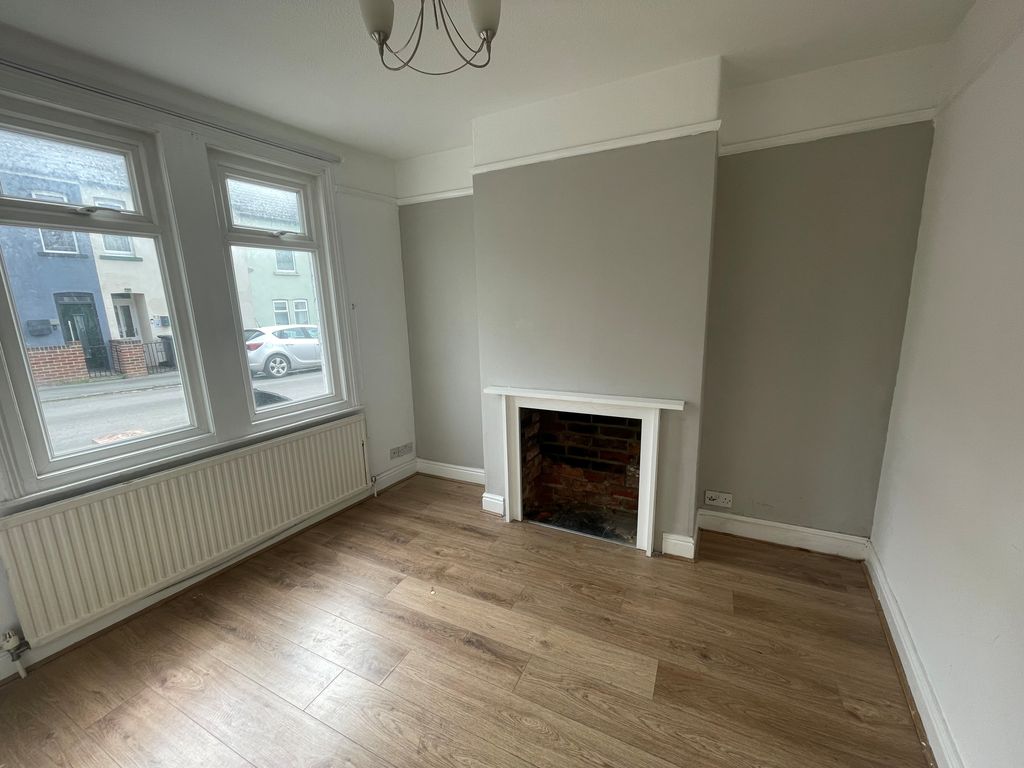 Property photo 2 of 6 Living Room