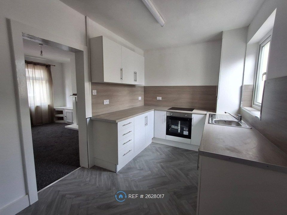 Property photo 1 of 10 Kitchen