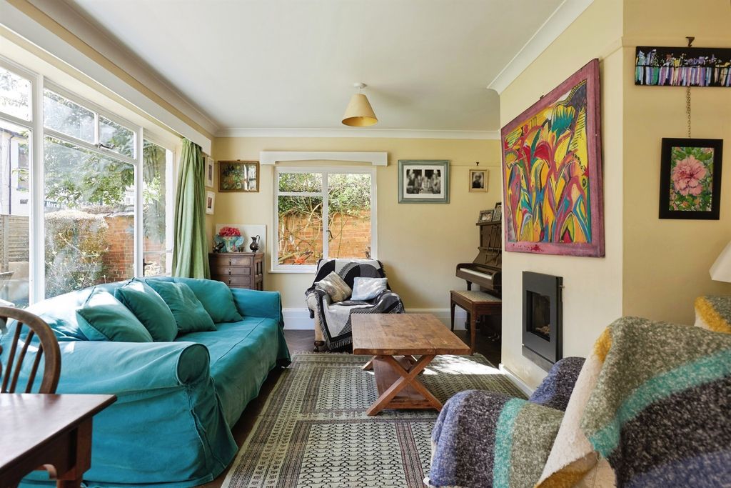 Property photo 2 of 16