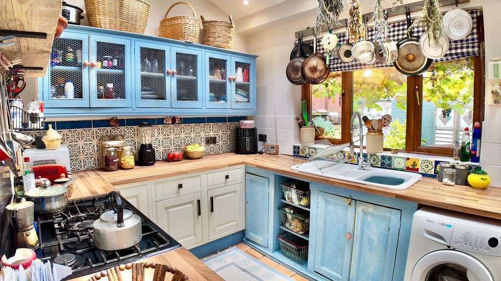 Property photo 3 of 36