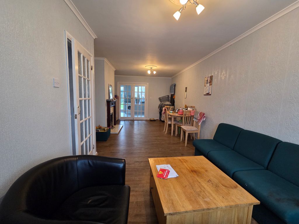 Property photo 3 of 17 Image