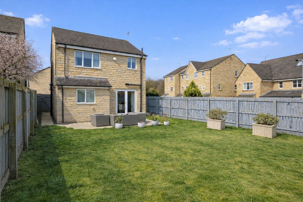 Property photo 2 of 20 Birk Hey Ewemove Bailiff Bridge (3)