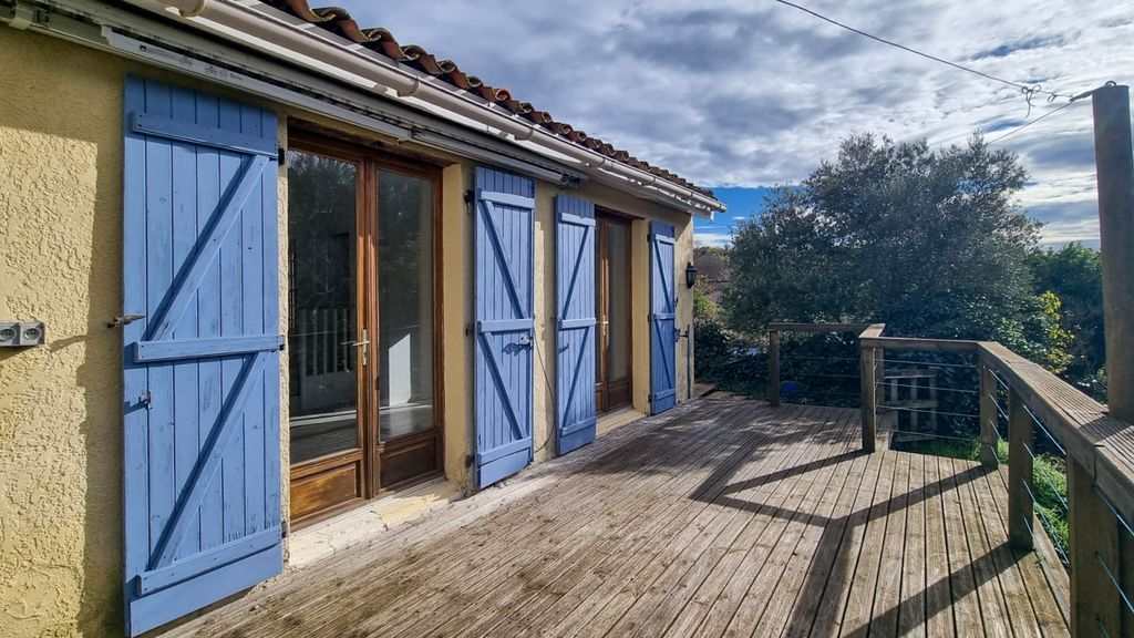 Property photo 3 of 24