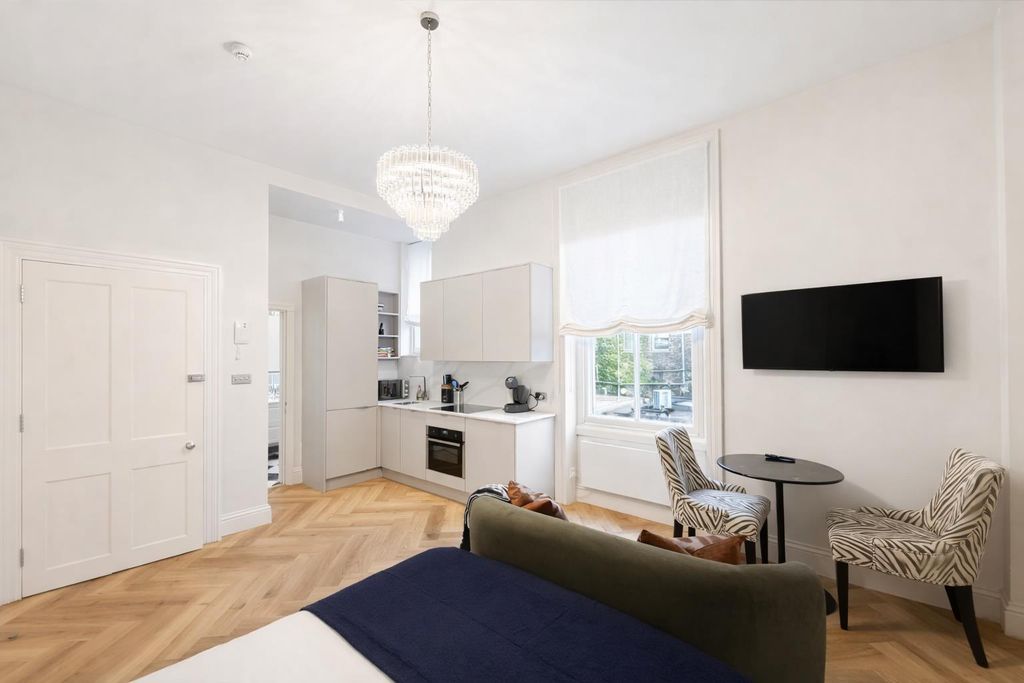 Property photo 3 of 6 1E798341-1E0c-4ce7-Be5E-Fe20060Caf1E.Png