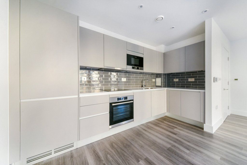 Property photo 2 of 12 Parkside Avenue