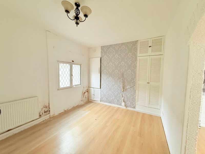 Property photo 3 of 8 Photo 6