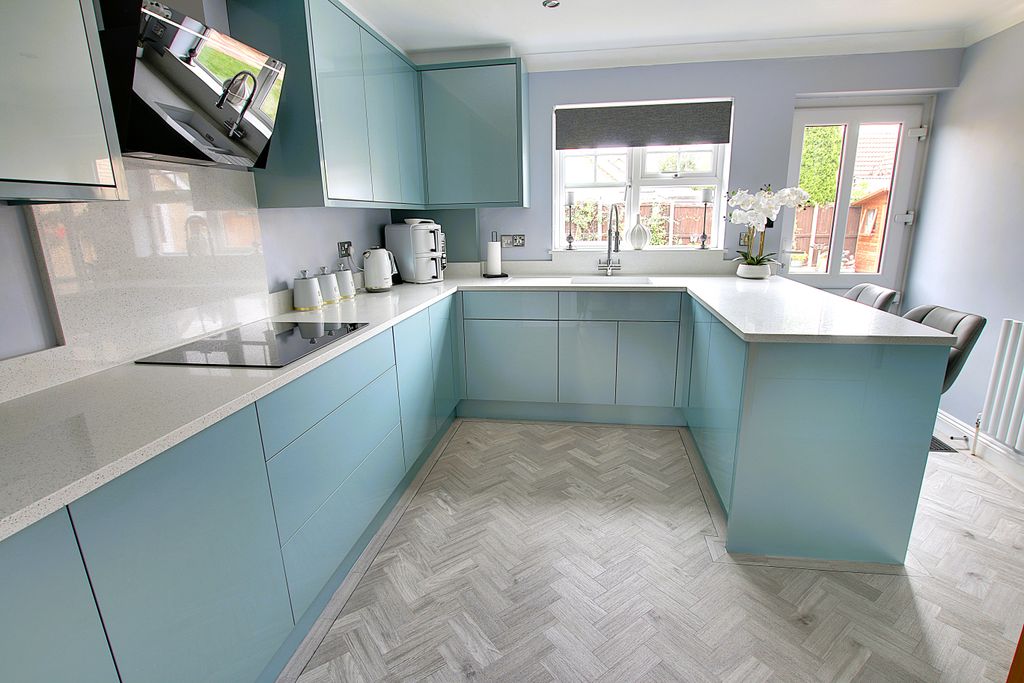 Property photo 2 of 11