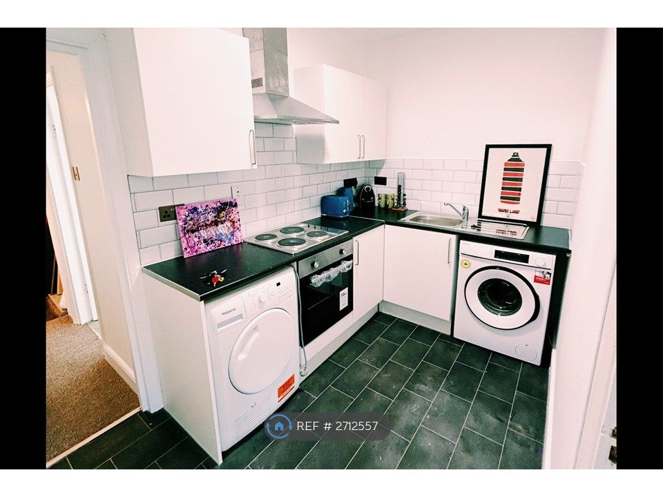 Property photo 2 of 35