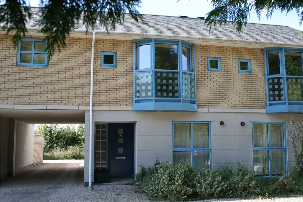 Property photo 1 of 5 Front