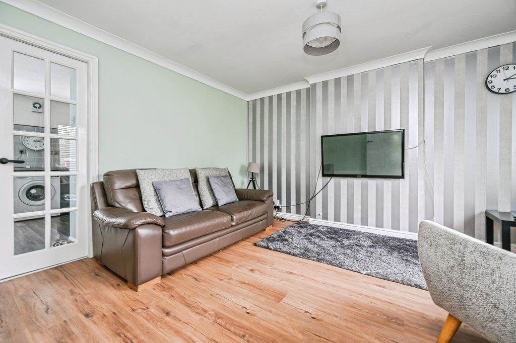 Property photo 2 of 15 Pbox-Img.Jpg