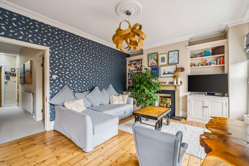 Property photo 2 of 14 Image