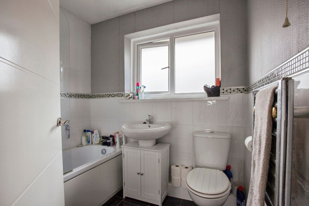 Property photo 3 of 17 Photo