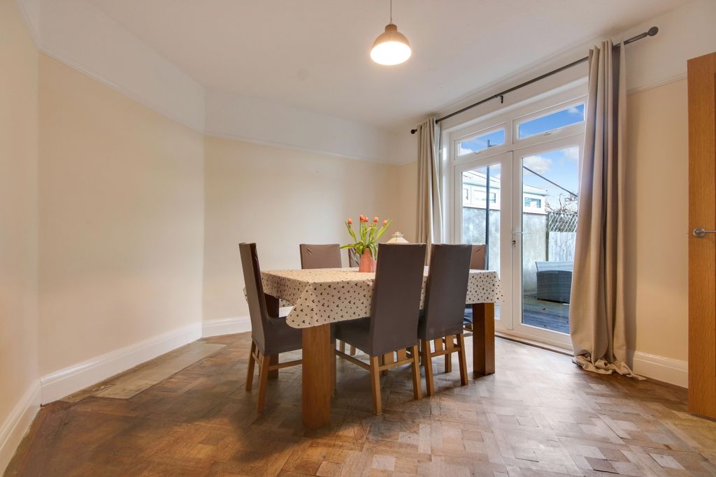 Property photo 2 of 17 Dining Room