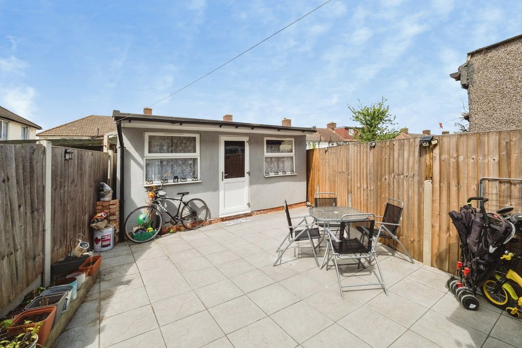 Property photo 3 of 20 Pbox-Img.Jpg