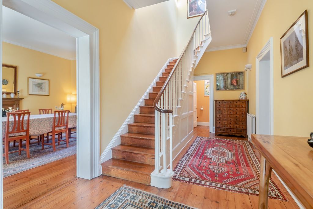 Property photo 3 of 16 Picture 3