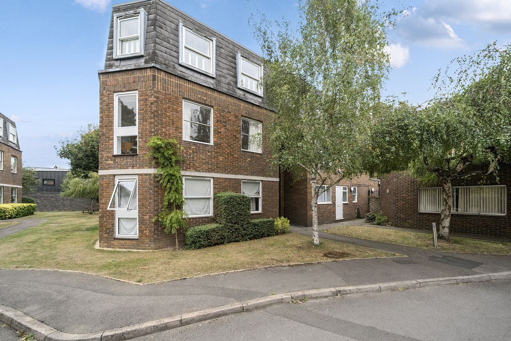 Property photo 1 of 18 1342966-15-68A6Fb...