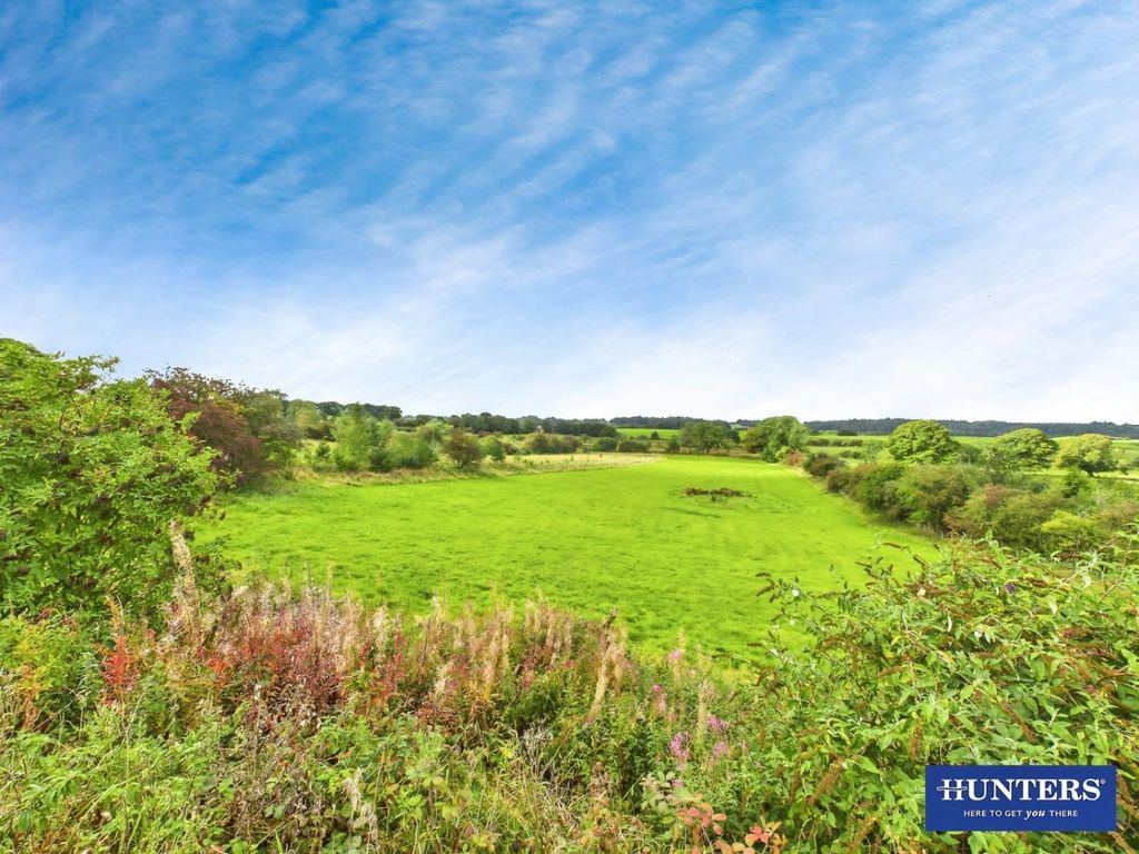 Property photo 2 of 47 Paddock
