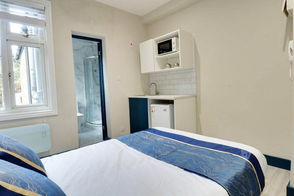 Property photo 2 of 9 4703882