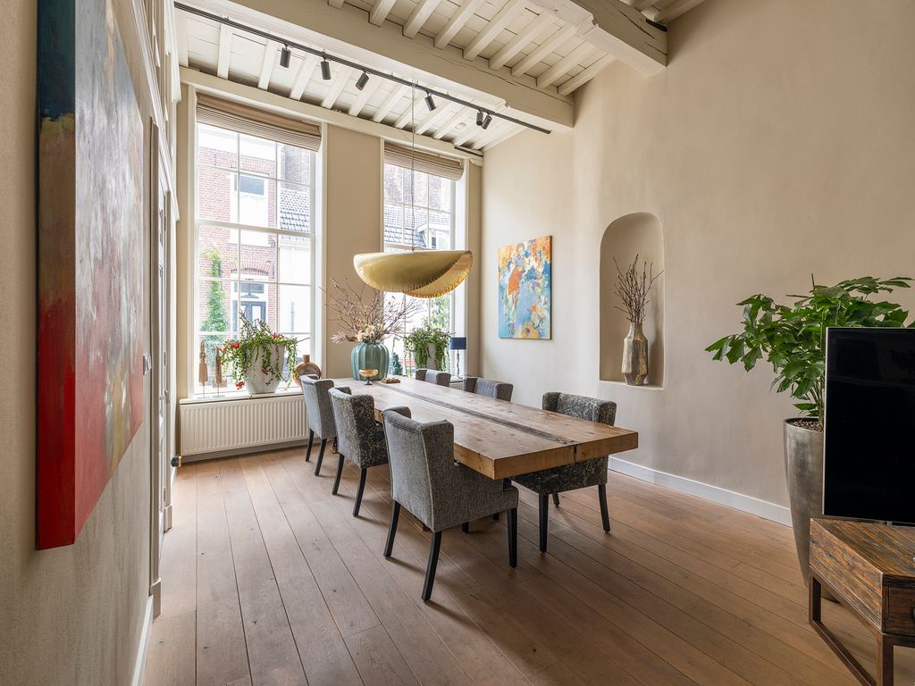 Property photo 2 of 40