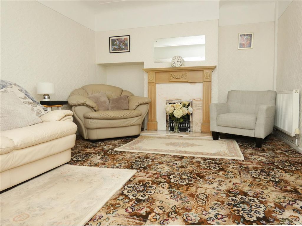 Property photo 2 of 21