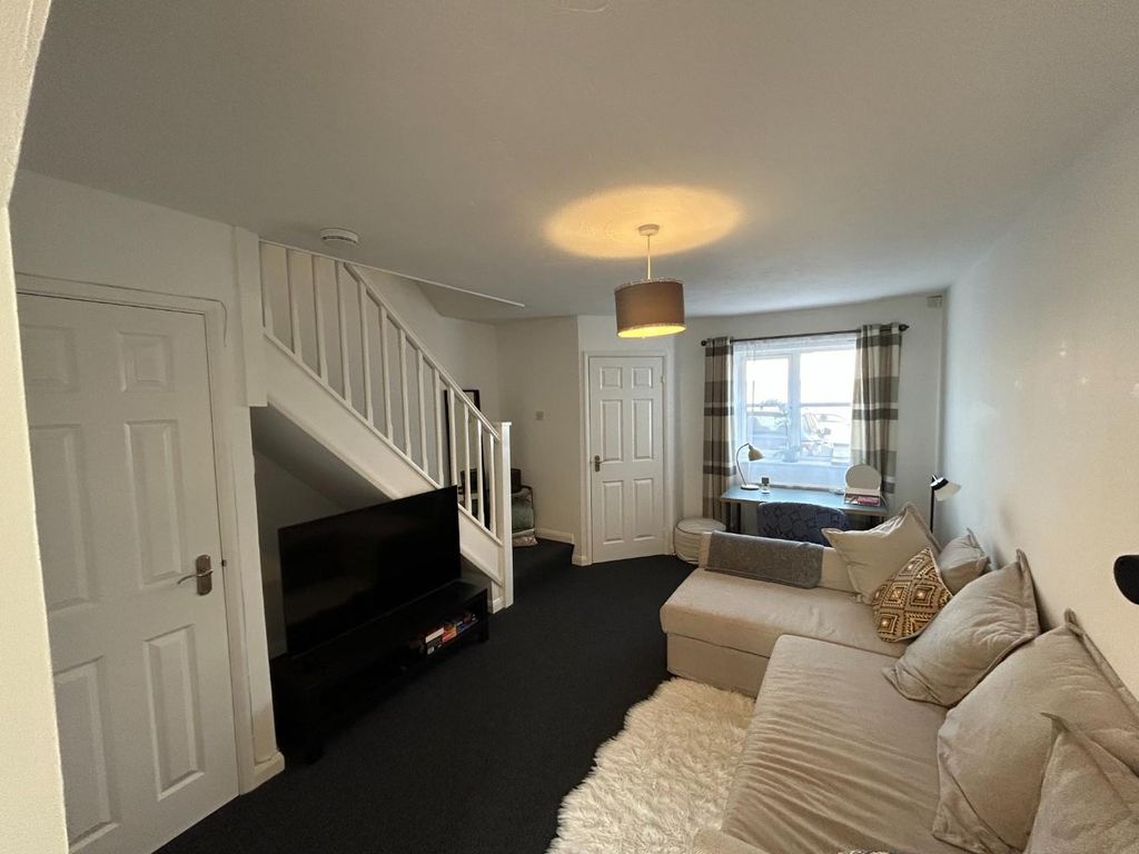 Property photo 3 of 9 Living Room.Jpeg