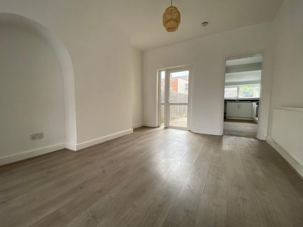 Property photo 2 of 10 Photo 9