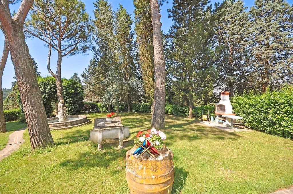 Property photo 3 of 25