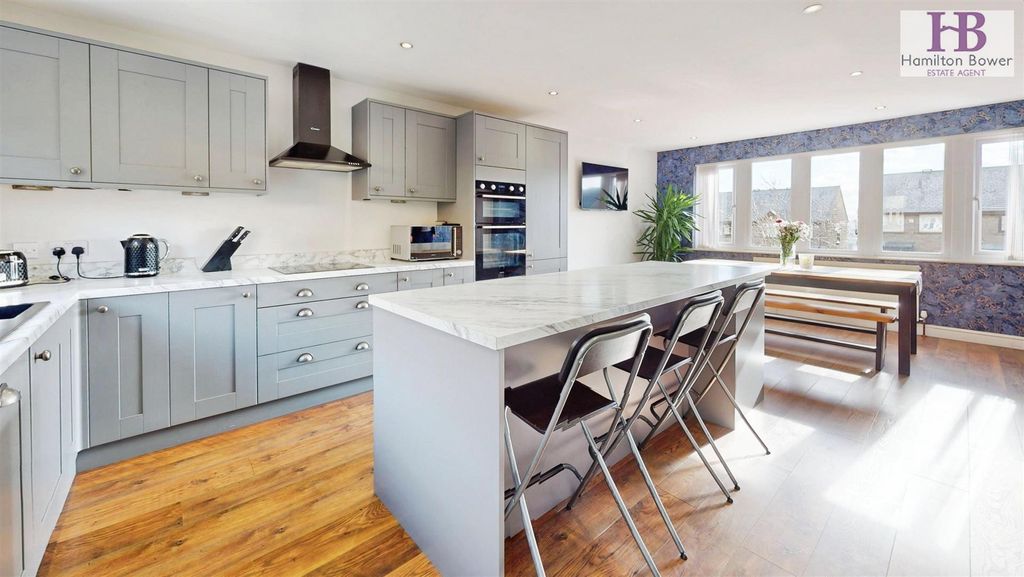 Property photo 3 of 29