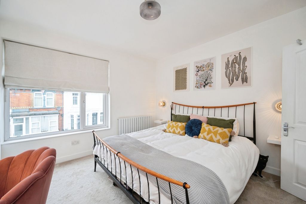 Property photo 3 of 13 Pbox-Img.Jpg