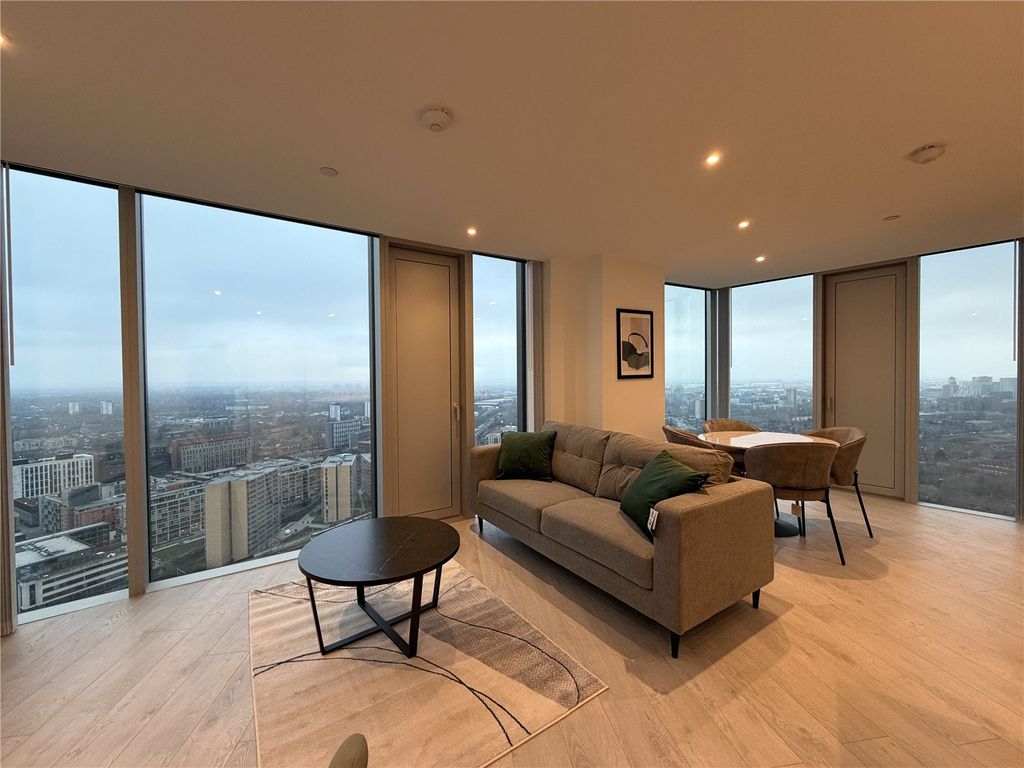 Property photo 2 of 29 Picture No. 11