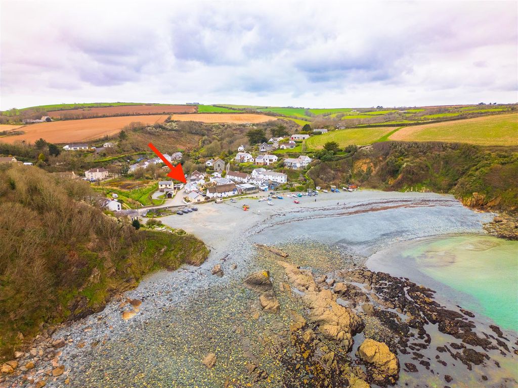 Property photo 1 of 20 The Beach House, Porthallow-02.Jpg