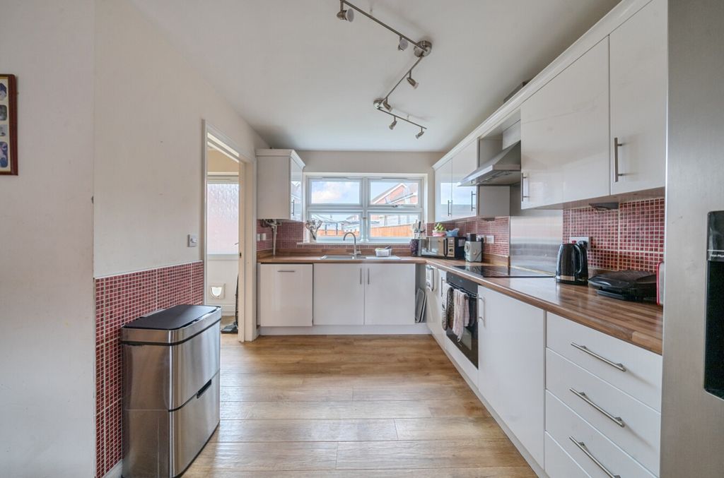 Property photo 2 of 23 1419653-8-699d97A6686A7