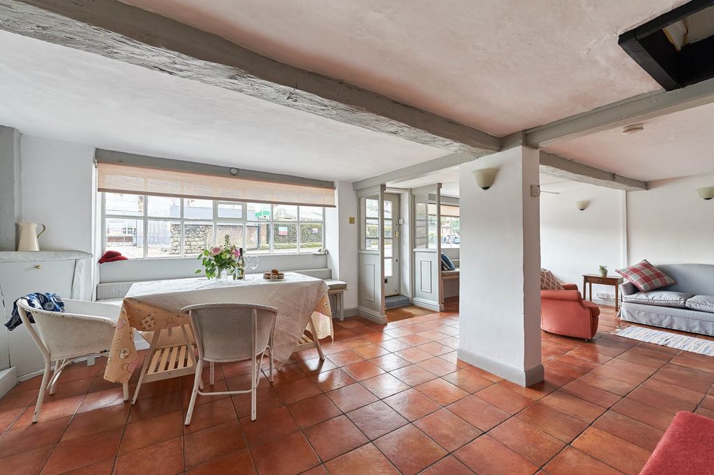 Property photo 2 of 13