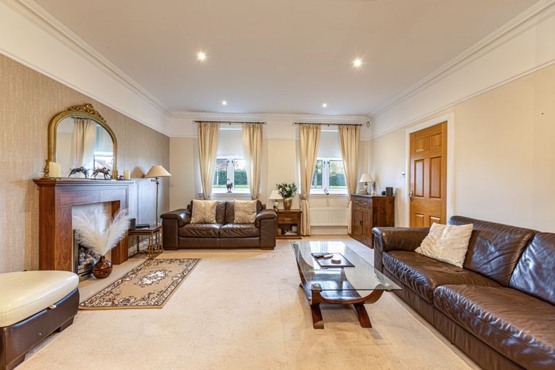 Property photo 2 of 35 Sitting Room