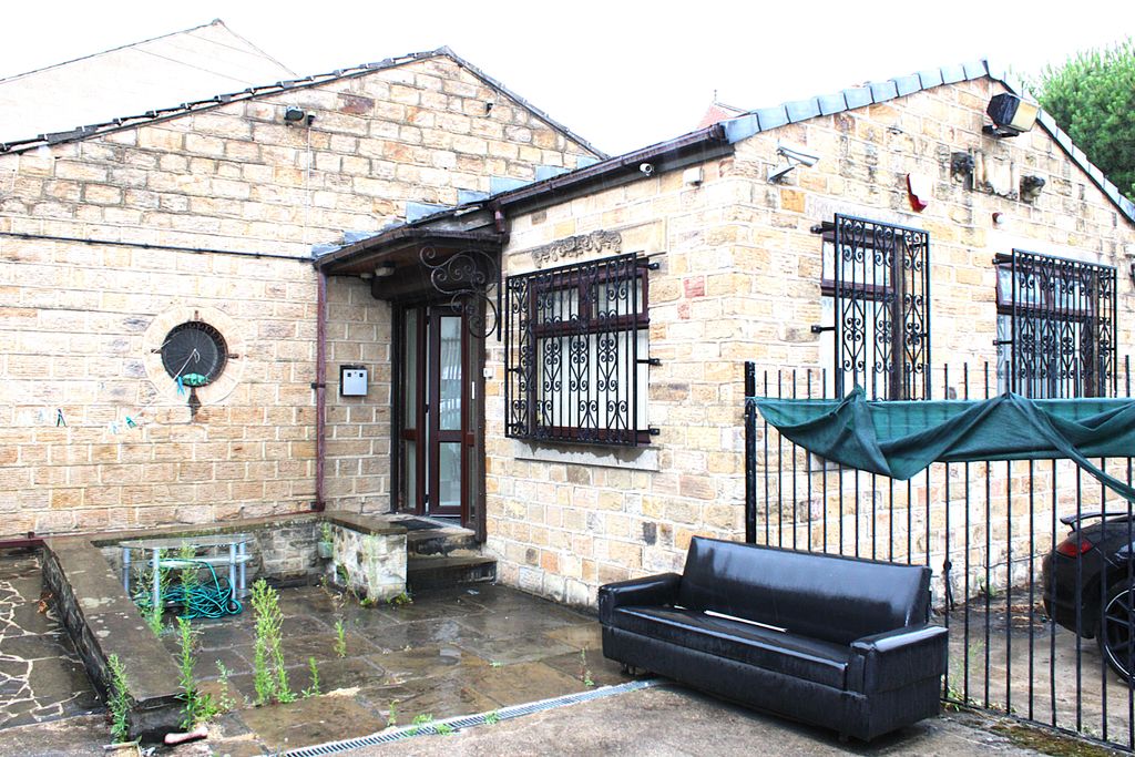 Property photo 2 of 11