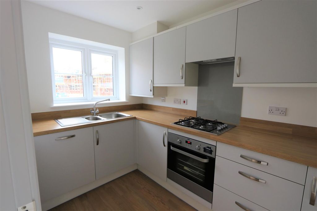Property photo 2 of 12 Kitchen