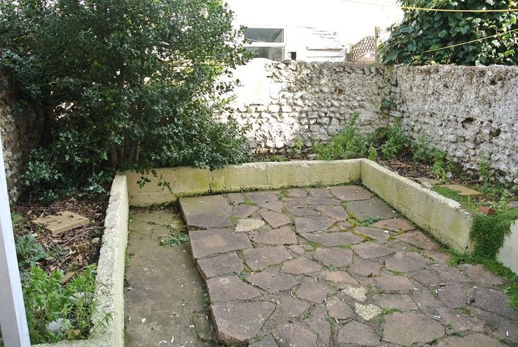 Property photo 2 of 5